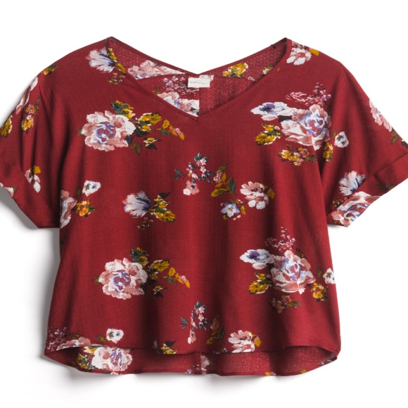 Kaileigh Tops - Rossano V-Neck